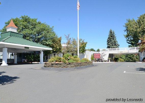 Clarion Hotel & Conference Center ノーサンプトン エクステリア 写真