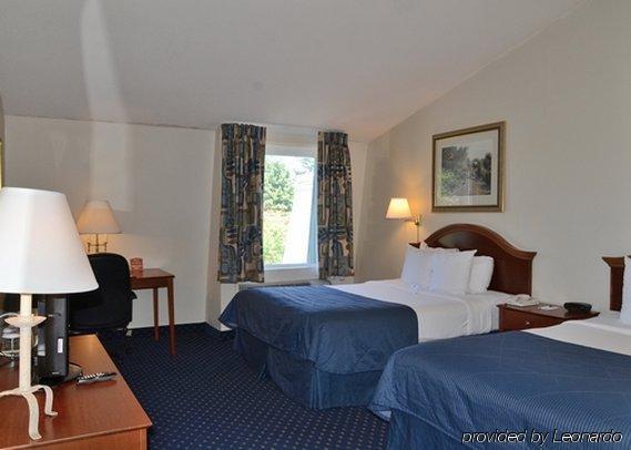Clarion Hotel & Conference Center ノーサンプトン エクステリア 写真