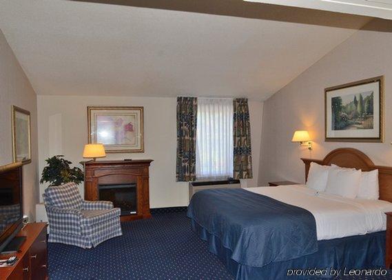 Clarion Hotel & Conference Center ノーサンプトン エクステリア 写真