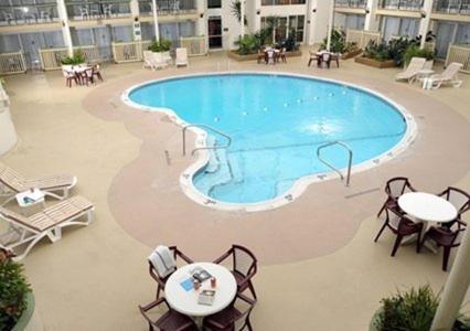 Clarion Hotel & Conference Center ノーサンプトン エクステリア 写真