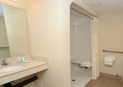 Clarion Hotel & Conference Center ノーサンプトン 部屋 写真